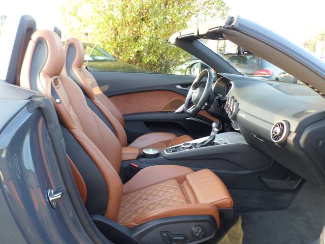 Audi TT Roadster - Photo