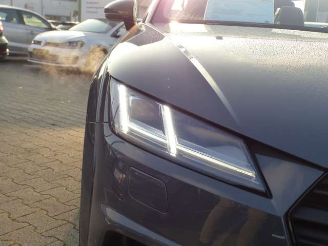 Audi TT Roadster - Photo