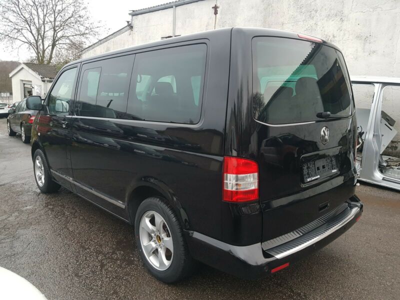 VW T5 Multivan - Photo