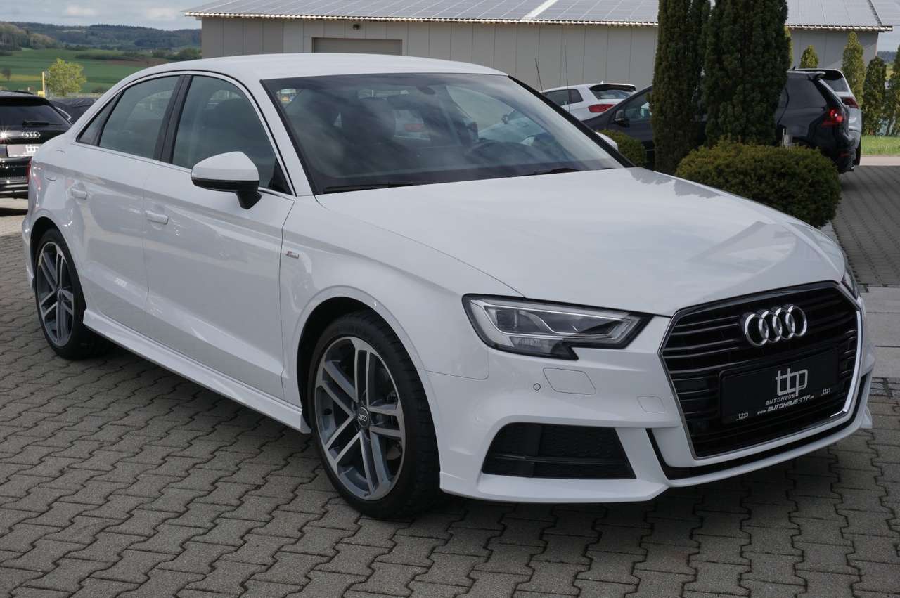 Audi A3 Limousine 35 TFSI S-line - Photo