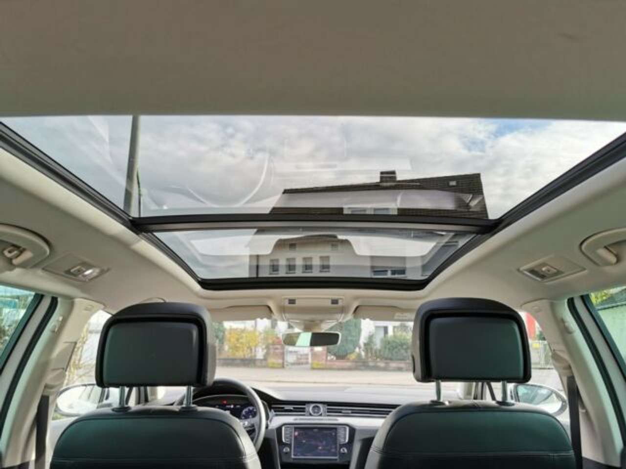 Volkswagen Passat Variant Highline 4Motion - Photo