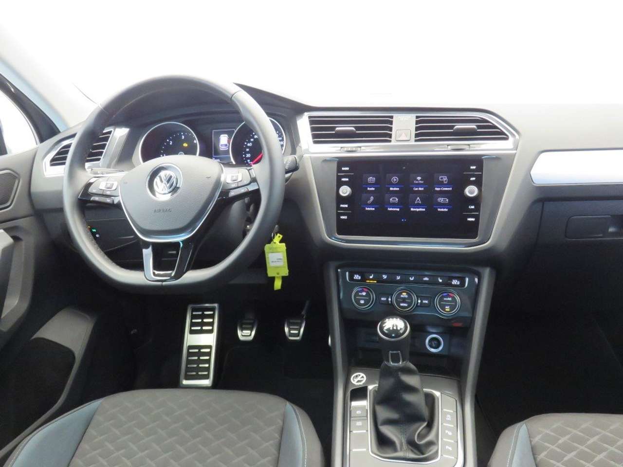 Volkswagen Tiguan IQ-Drive 150 - Photo