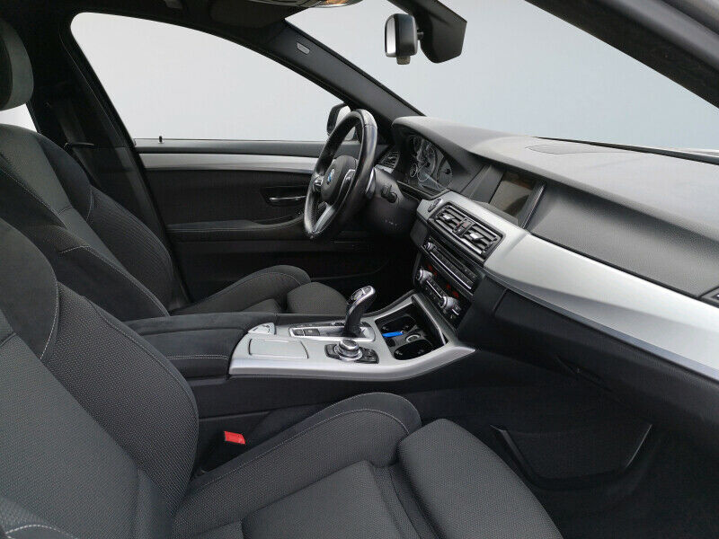 BMW 535d xDrive Touring PDC - Photo