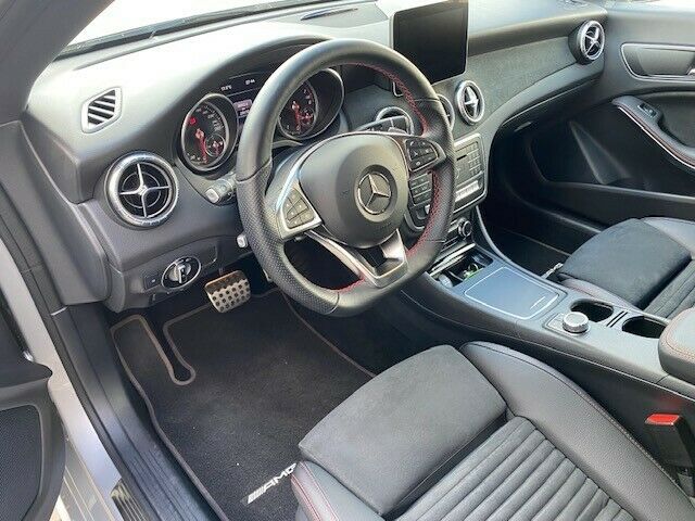 Mercedes-Benz CLA 200 Shooting Brake AMG Line - Photo