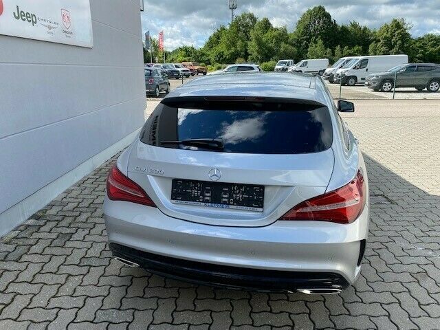 Mercedes-Benz CLA 200 Shooting Brake AMG Line - Photo