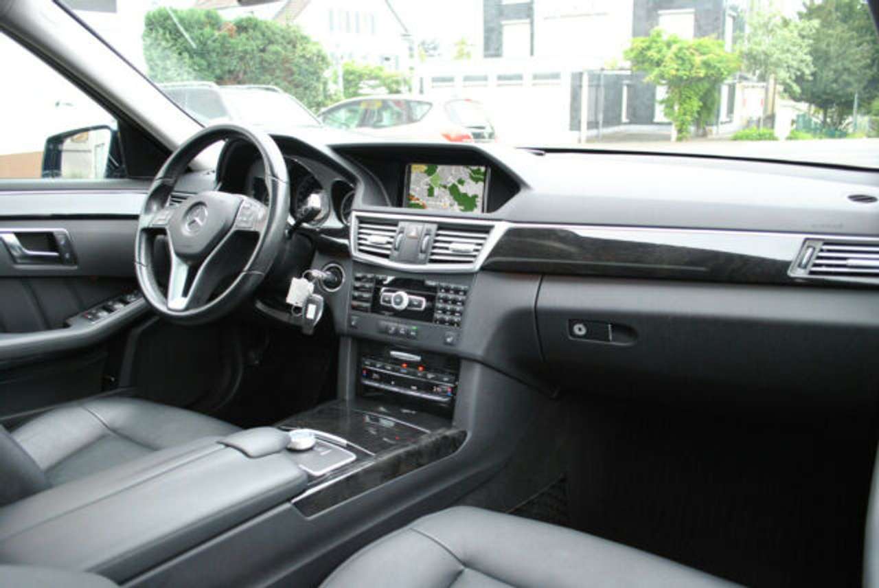 Mercedes-Benz E 350 T CGI Avantgarde - Photo