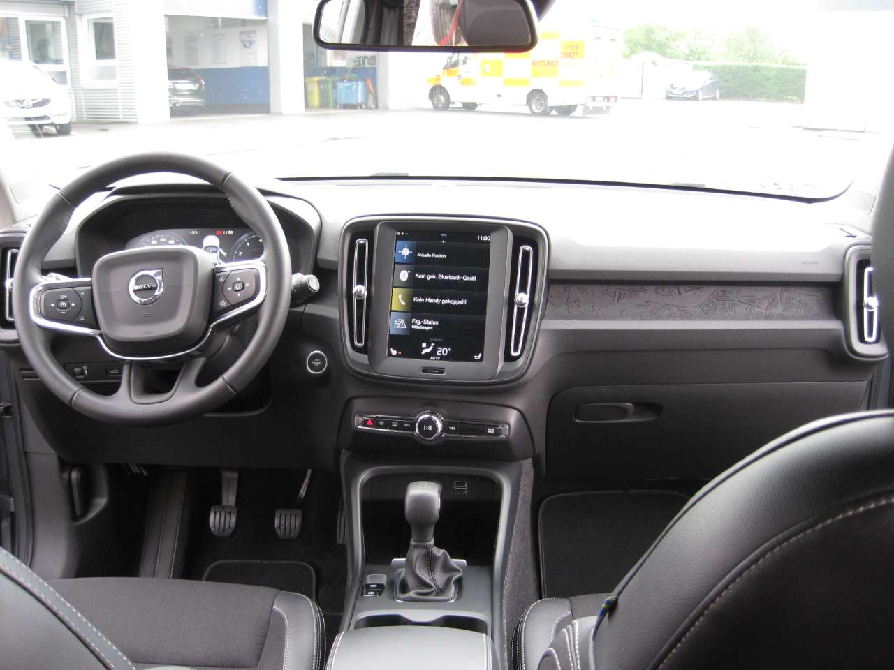 Volvo XC40 Momentum T3 2WD - Photo