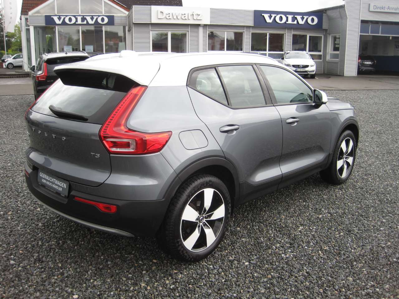 Volvo XC40 Momentum T3 2WD - Photo