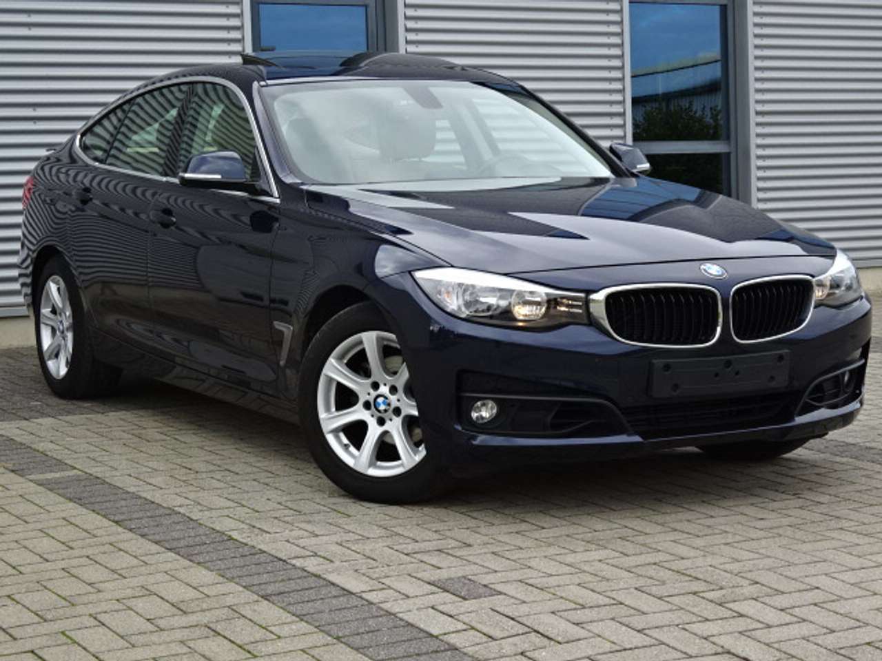 BMW 320 Gran Turismo - Photo