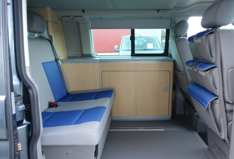 Volkswagen T5 California 2.5 TDI - Photo